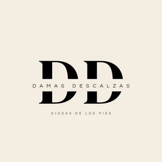 Damas descalzas