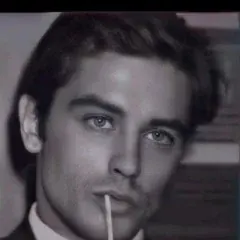 مَرهِقِ. — Réservé aux adultes Telegram