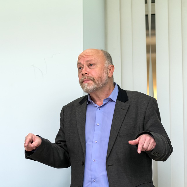 Дмитрий Травин
