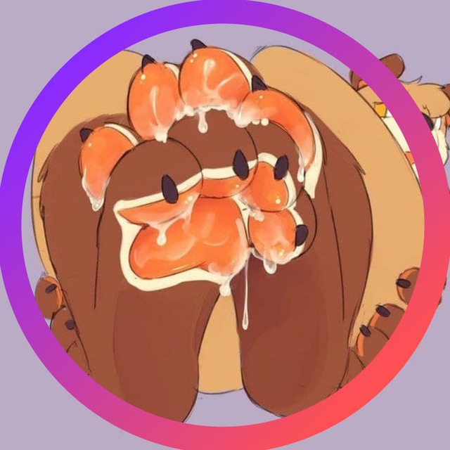 Ray's furry paws (private)