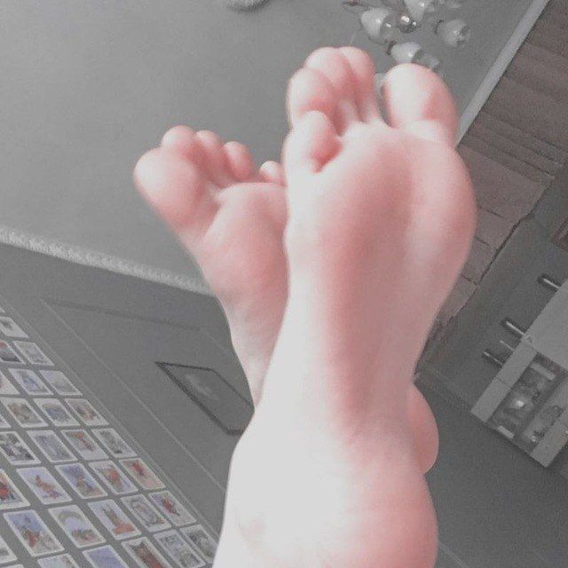 𝓪𝓶𝓫𝓻𝓸𝓼𝓲𝓪 𝓵𝓮𝓰𝓼 ☀️
