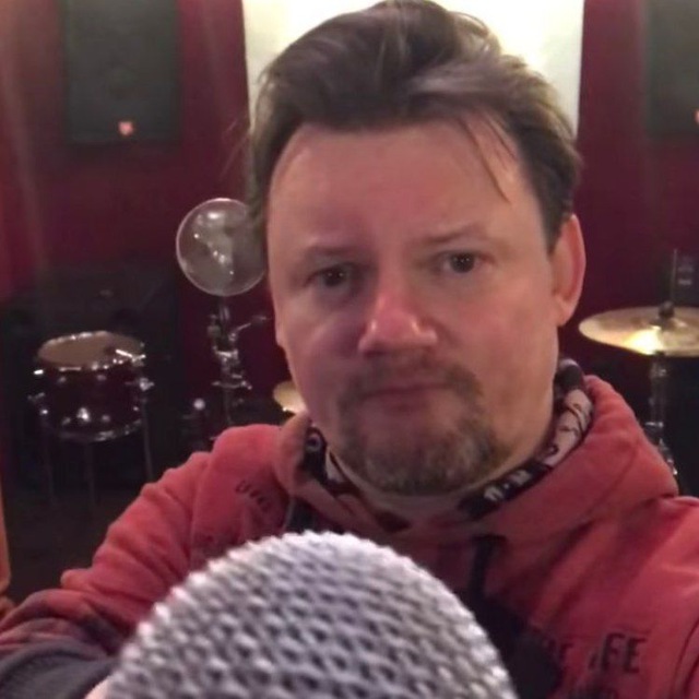 скрепка держит тебя за ручку