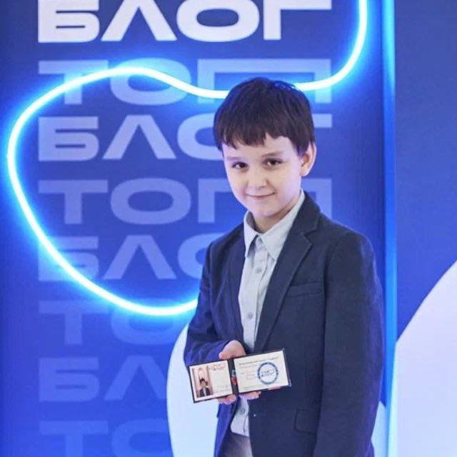 Мини-министр Строит будущее💪🏻